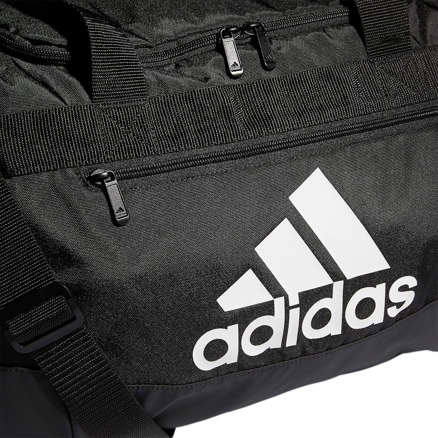 Unisex Defender 4.0 Small Gym Duffel Bag (38L) in Black/White